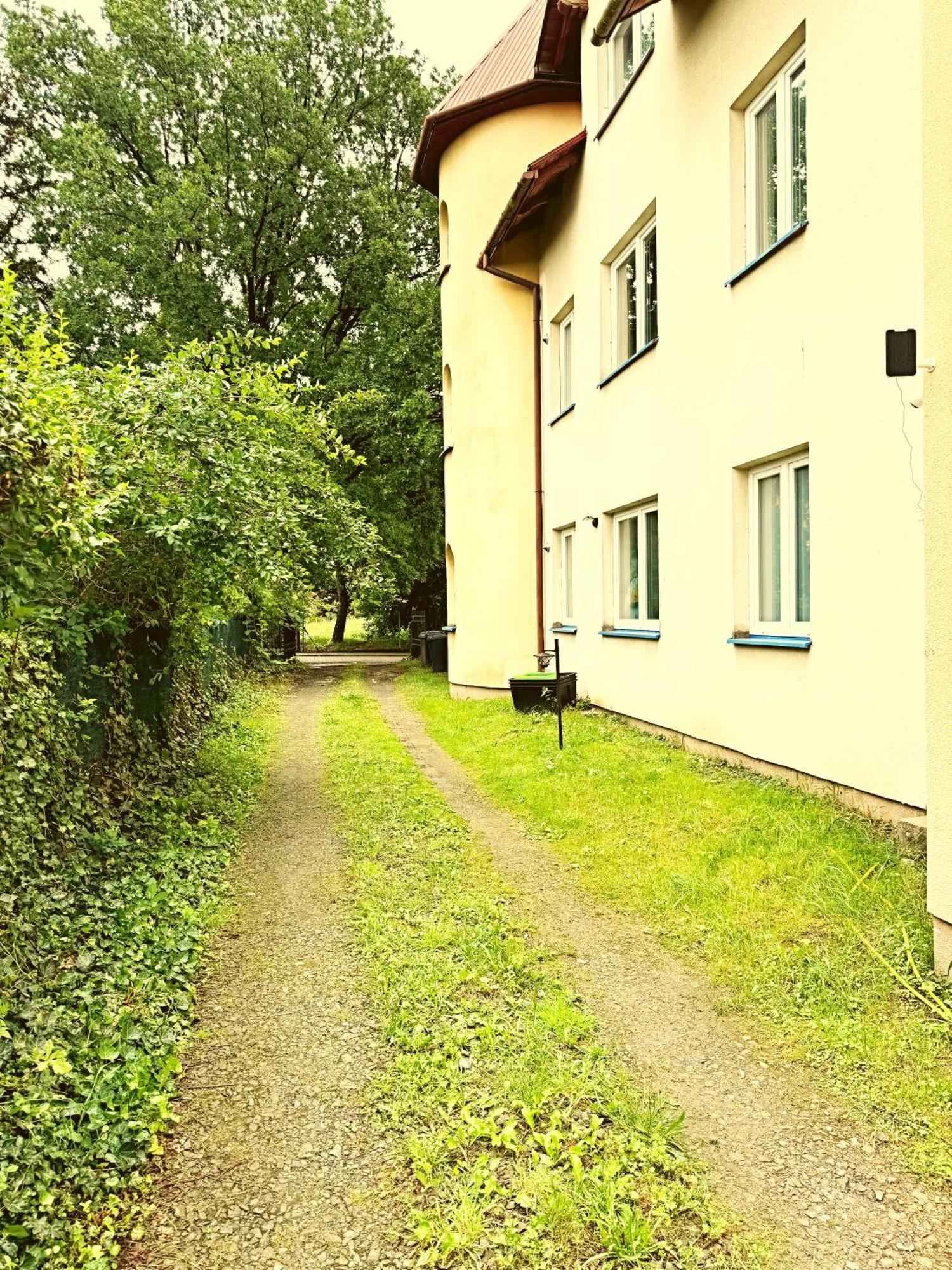 The Castle Suites & Apartment - Free Parking - (Adults Only) Cracóvia Exterior foto